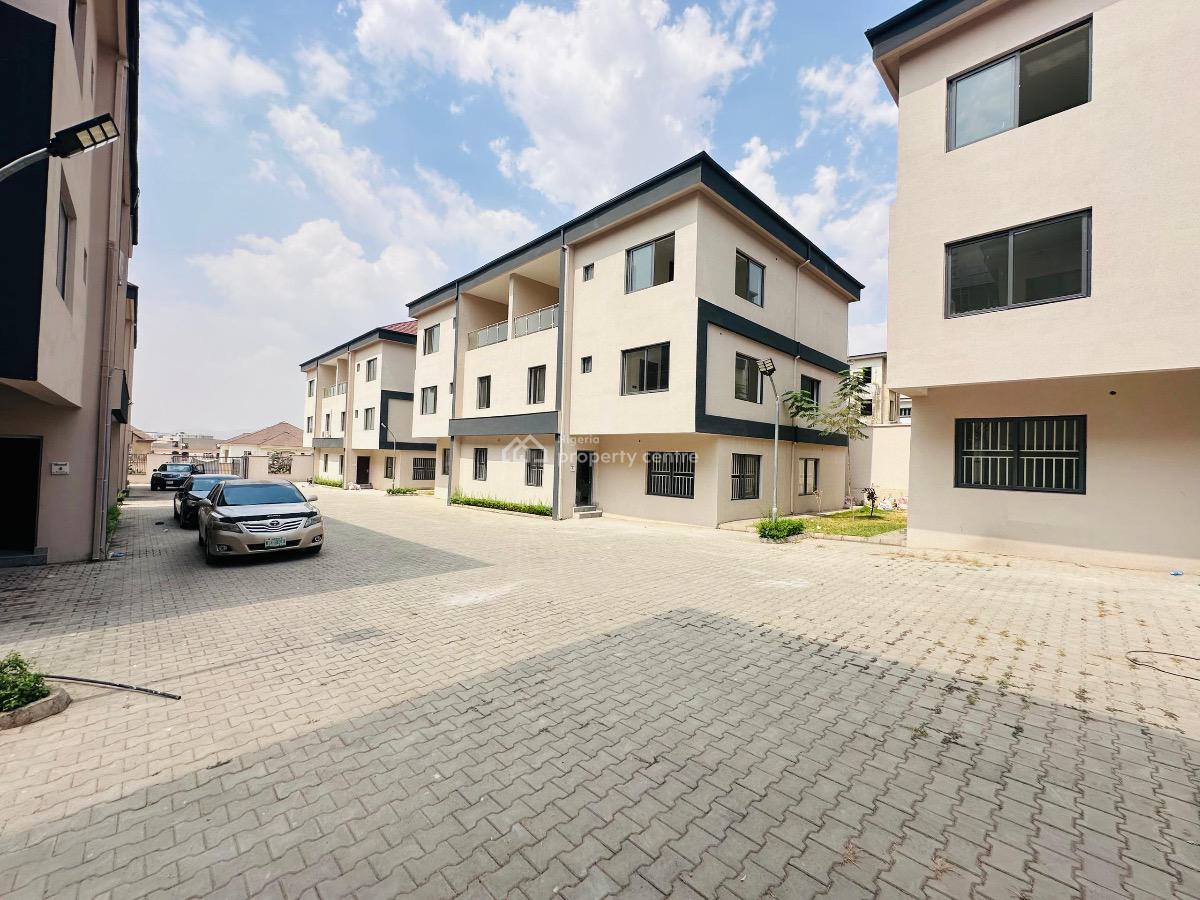 5 Bedroom Semi-detached Duplex with Bq, Mabushi, Abuja, Semi-detached Duplex for Sale