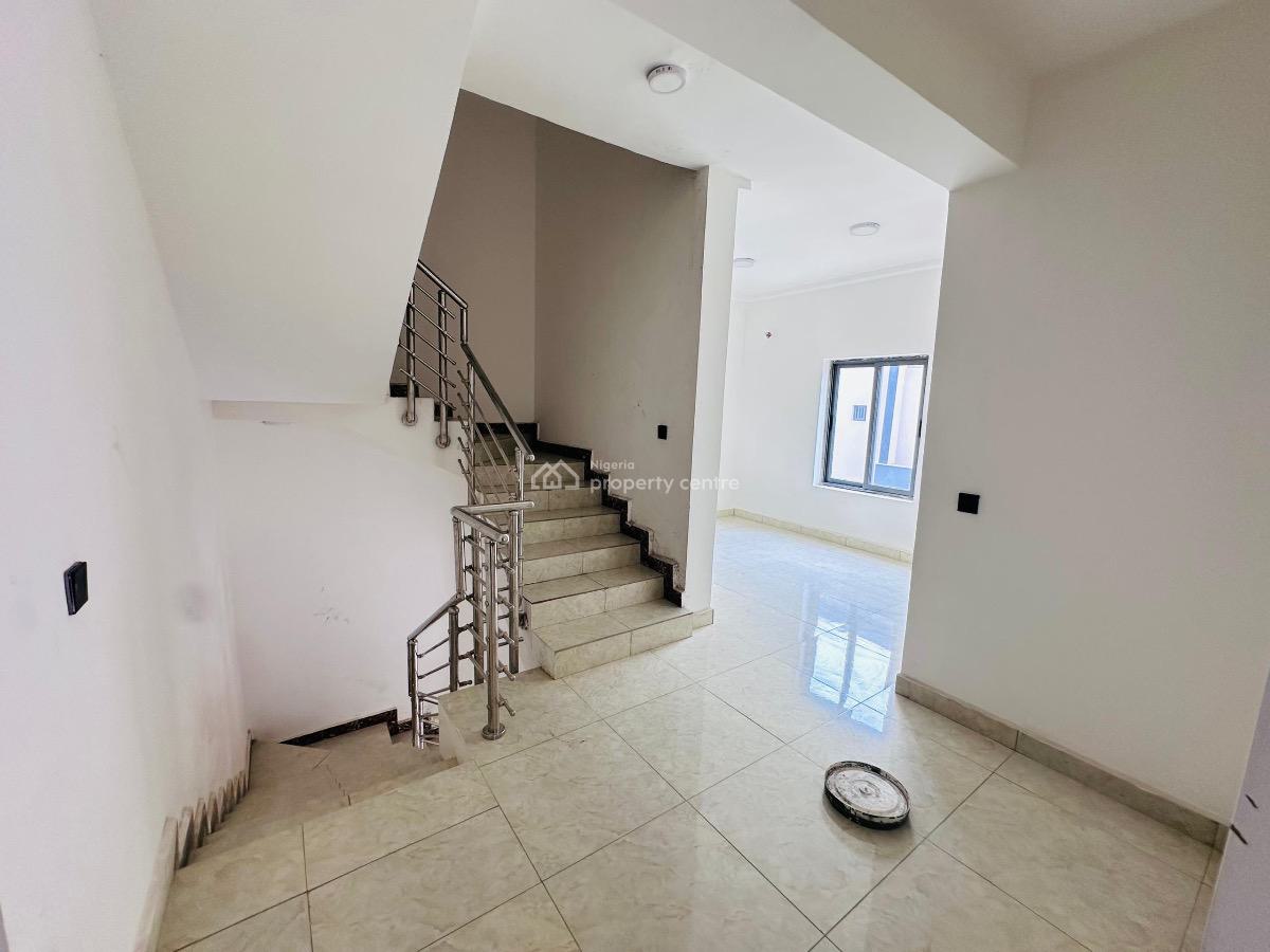 5 Bedroom Semi-detached Duplex with Bq, Mabushi, Abuja, Semi-detached Duplex for Sale