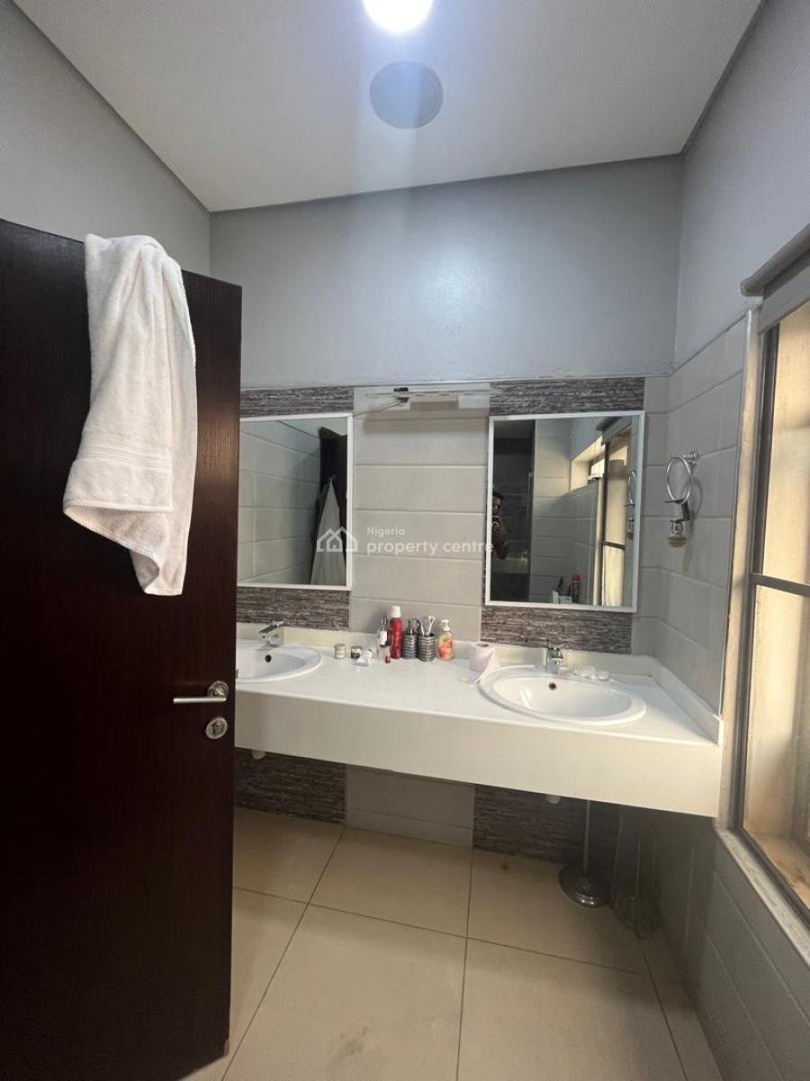 Well Maintained 4 Bedroom Terrace Duplex with Bq, Osapa, Lekki, Lagos, Terraced Duplex for Sale