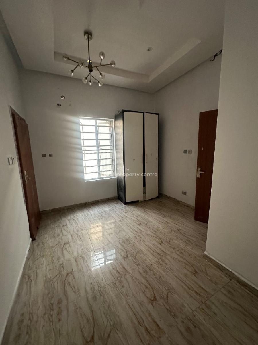 Nice Bedroom, Upstairs, Canal West Estate, Osapa, Lekki, Lagos, Flat / Apartment for Rent