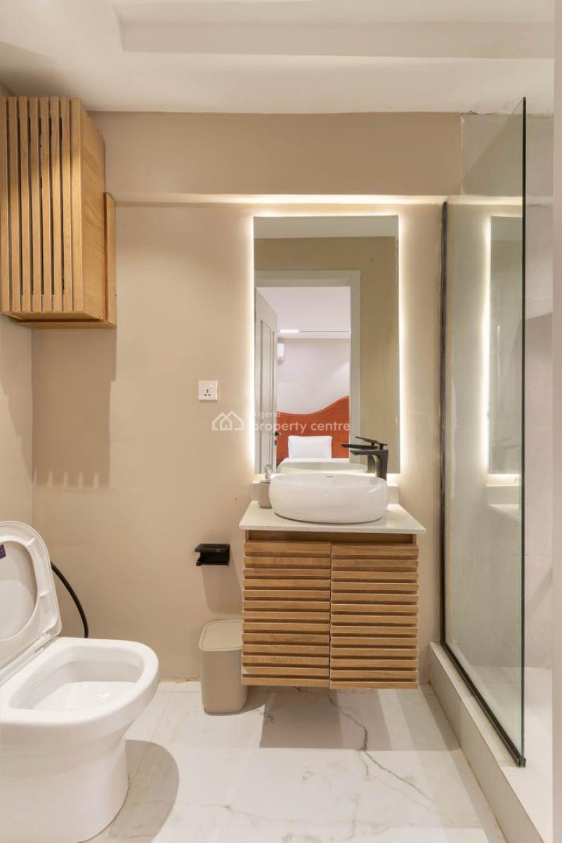 Stunning & Cozy 2-bedroom Apartment with Gym & Top-tier Amenities, Admiralty Way, Lekki Phase 1, Lekki, Lagos, Flat / Apartment Short Let