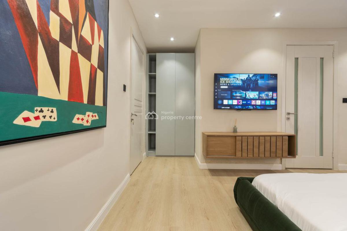 Stunning & Cozy 2-bedroom Apartment with Gym & Top-tier Amenities, Admiralty Way, Lekki Phase 1, Lekki, Lagos, Flat / Apartment Short Let