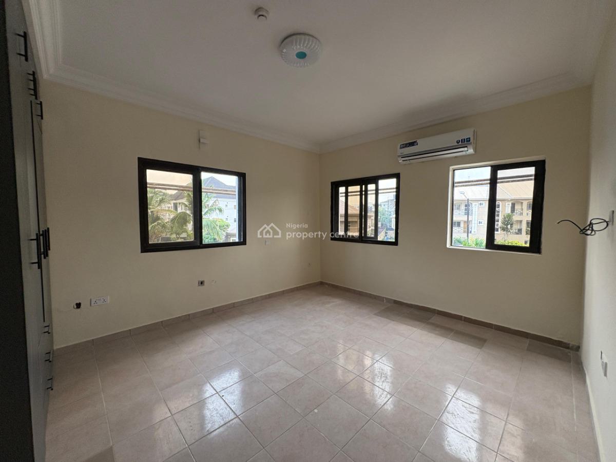 3 Bedroom Flat with Swimming Pool, Lekki Phase 1, Lekki, Lagos, Flat / Apartment for Rent