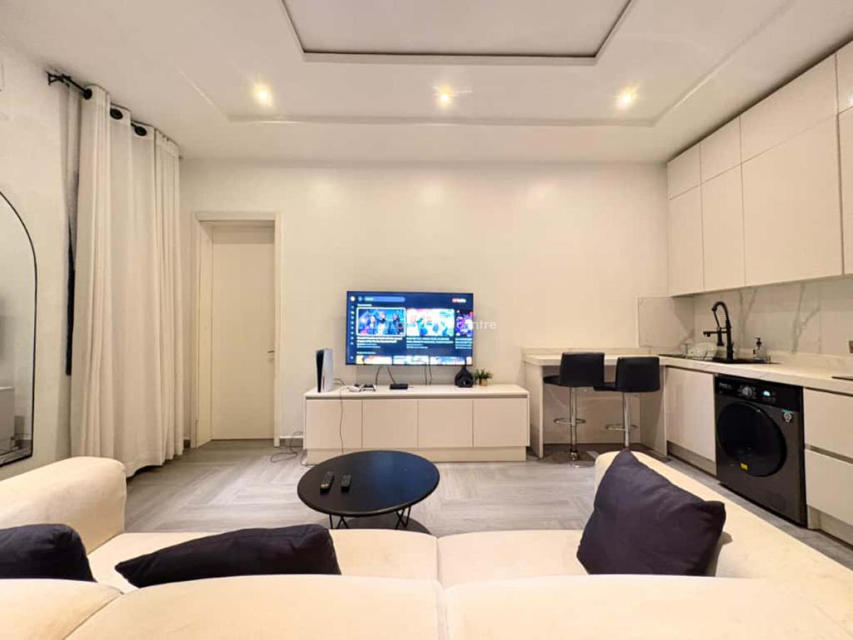 Luxury One-bedroom Apartment with Ps5 and Housekeeping, Lekki Phase 1, Lekki, Lagos, Flat / Apartment Short Let