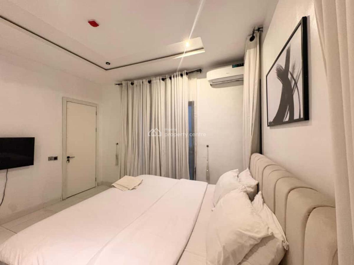 Luxury One-bedroom Apartment with Ps5 and Housekeeping, Lekki Phase 1, Lekki, Lagos, Flat / Apartment Short Let