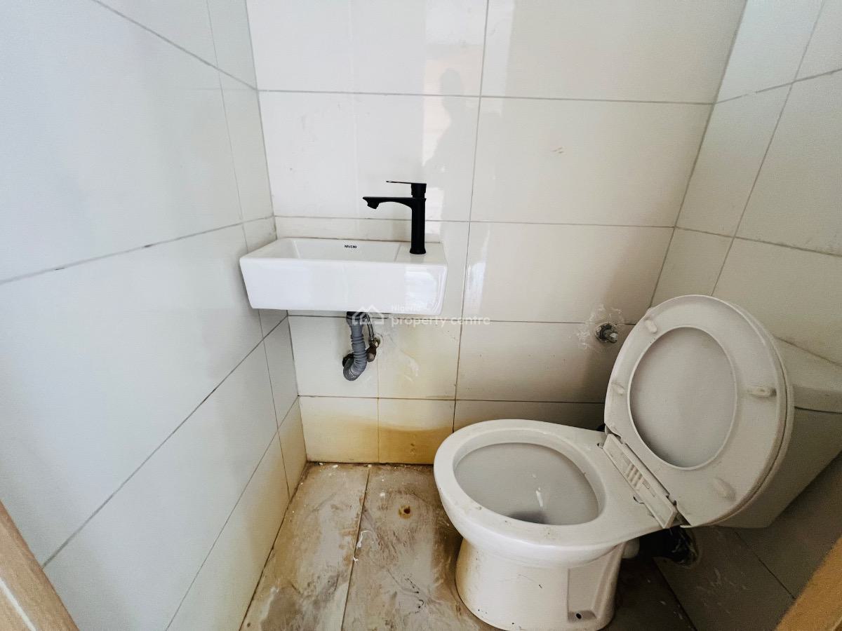 Well Built 2 Bedroom Apartment, Ilasan, Lekki, Lagos, Flat / Apartment for Rent