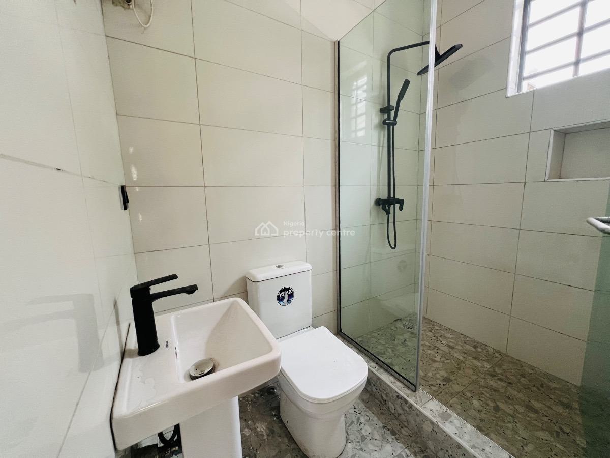 Well Built 2 Bedroom Apartment, Ilasan, Lekki, Lagos, Flat / Apartment for Rent