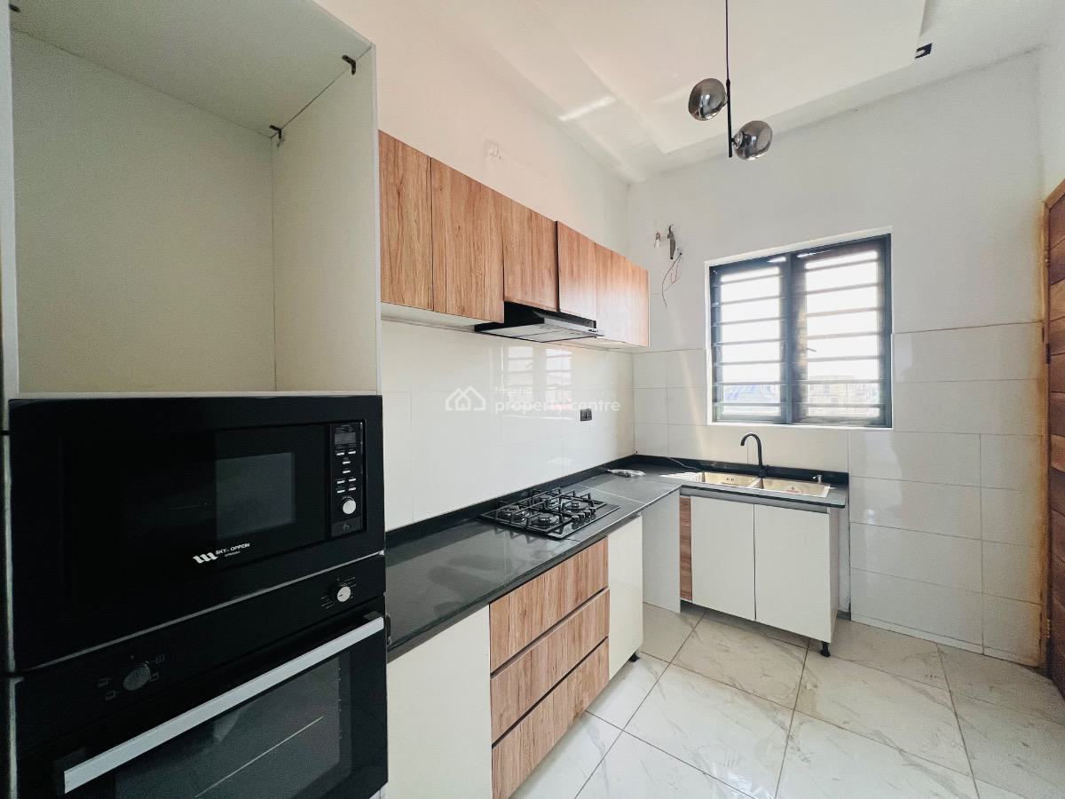 Well Built 2 Bedroom Apartment, Ilasan, Lekki, Lagos, Flat / Apartment for Rent