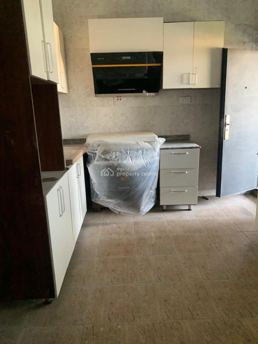 Neat 3 Bedroom Penthouse with 4 Balconies, Ikota, Lekki, Lagos, House for Rent