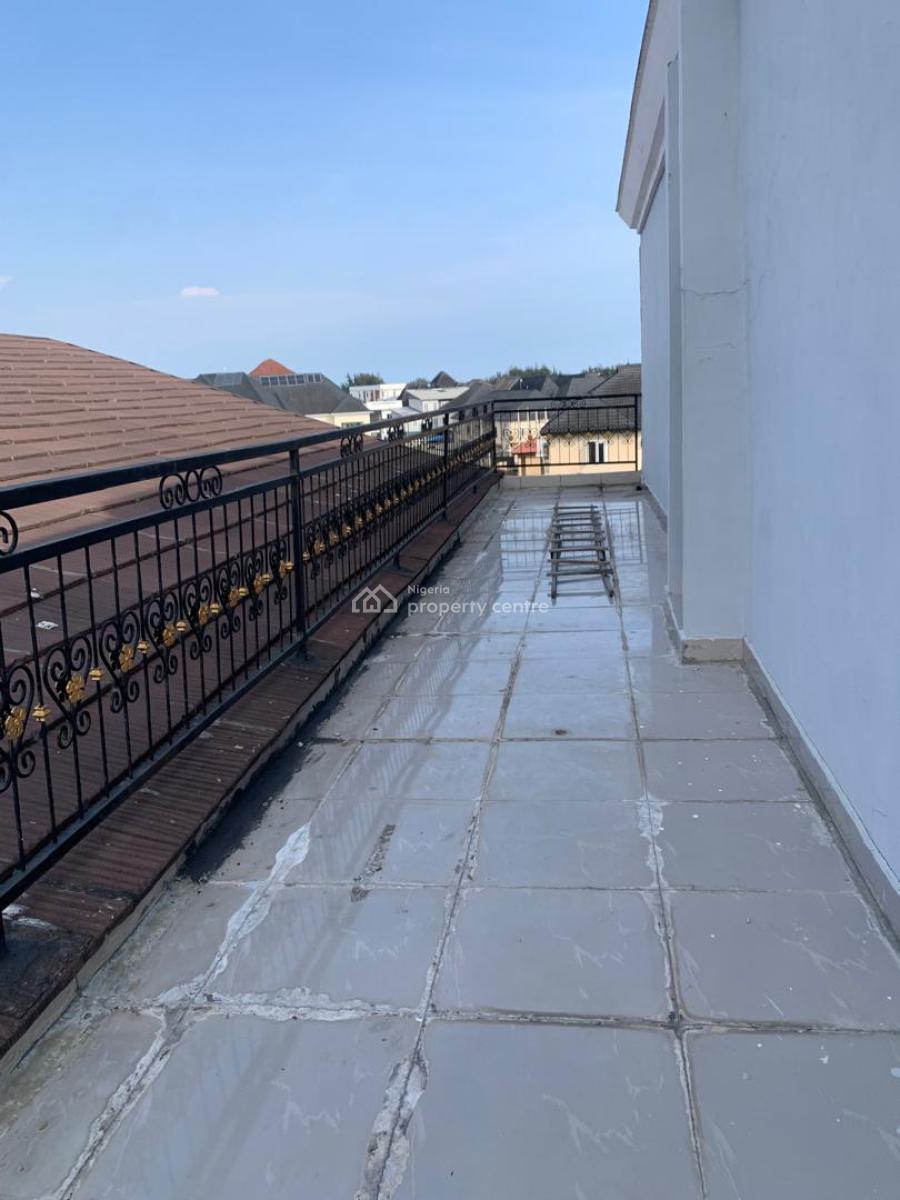 Neat 3 Bedroom Penthouse with 4 Balconies, Ikota, Lekki, Lagos, House for Rent
