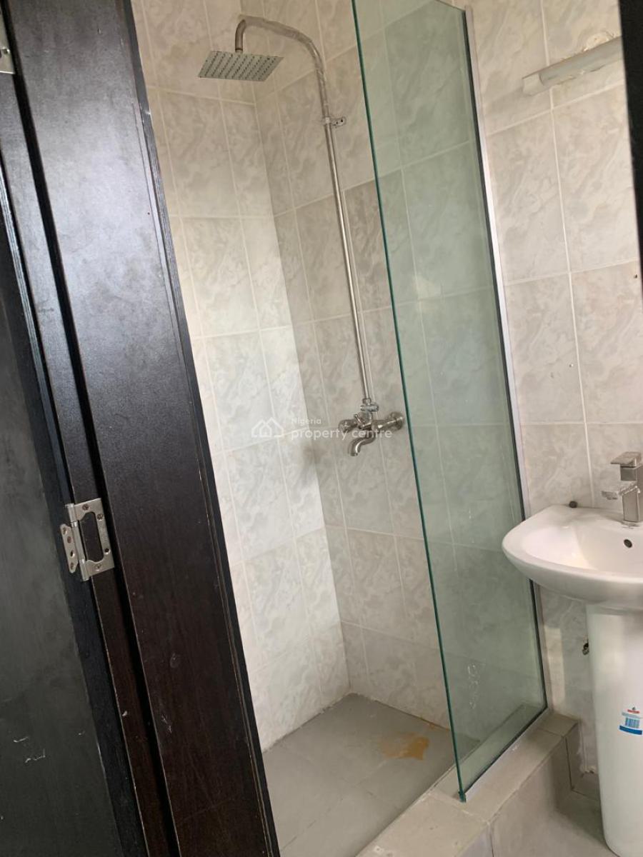 Neat 3 Bedroom Penthouse with 4 Balconies, Ikota, Lekki, Lagos, House for Rent