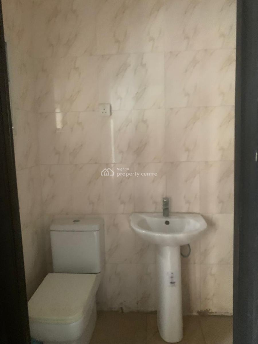 Neat 4 Bedroom Terrace with Bq, Osapa, Lekki, Lagos, Terraced Duplex for Rent