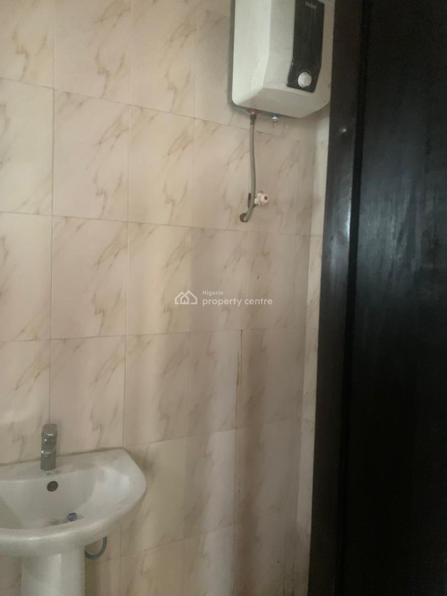 Neat 4 Bedroom Terrace with Bq, Osapa, Lekki, Lagos, Terraced Duplex for Rent