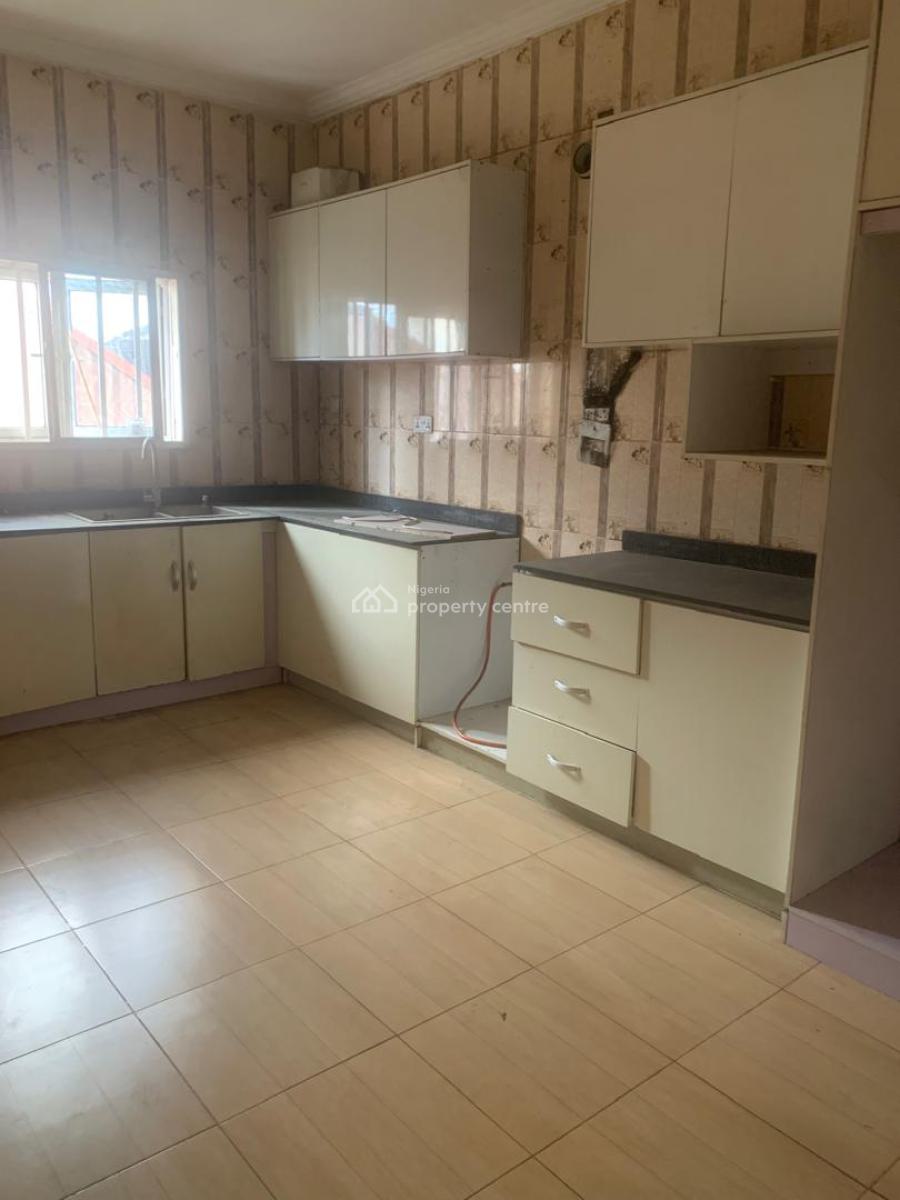 Neat 4 Bedroom Terrace with Bq, Osapa, Lekki, Lagos, Terraced Duplex for Rent