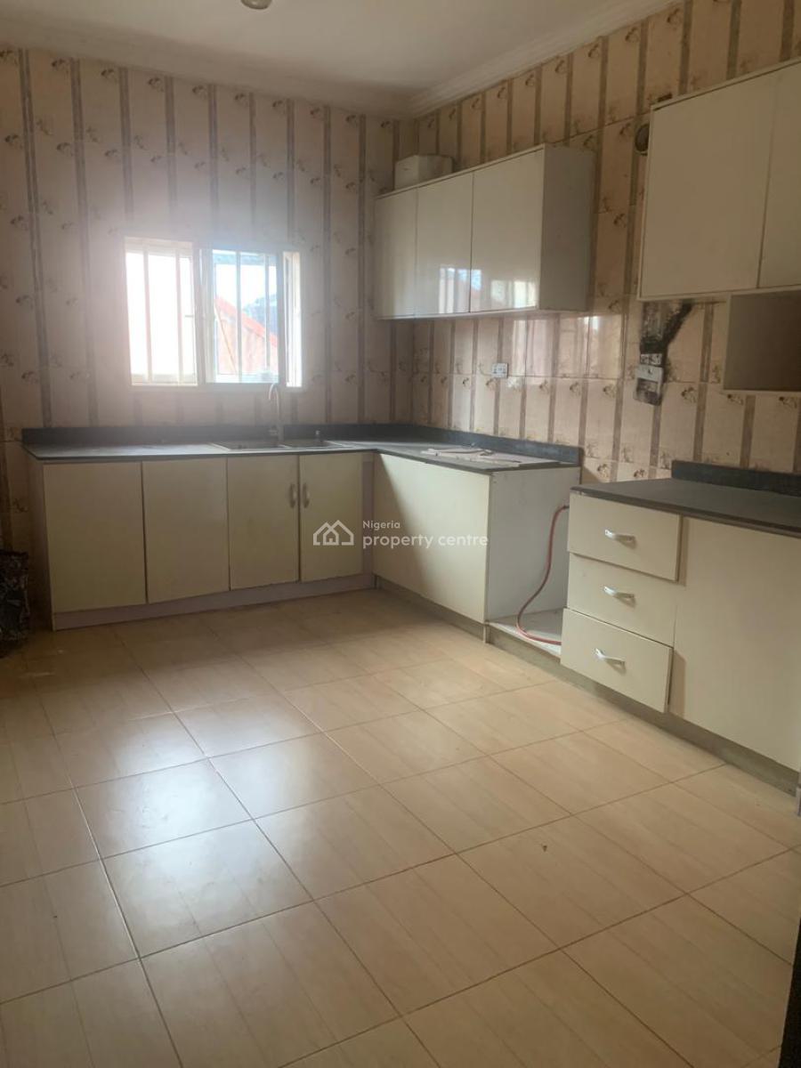 Neat 4 Bedroom Terrace with Bq, Osapa, Lekki, Lagos, Terraced Duplex for Rent
