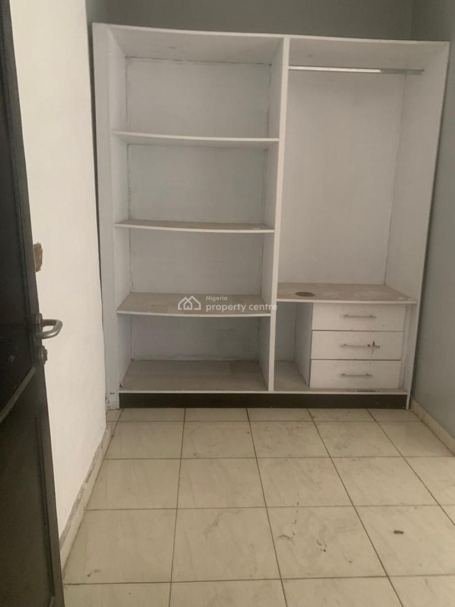 Neat 4 Bedroom Terrace with Bq, Osapa, Lekki, Lagos, Terraced Duplex for Rent