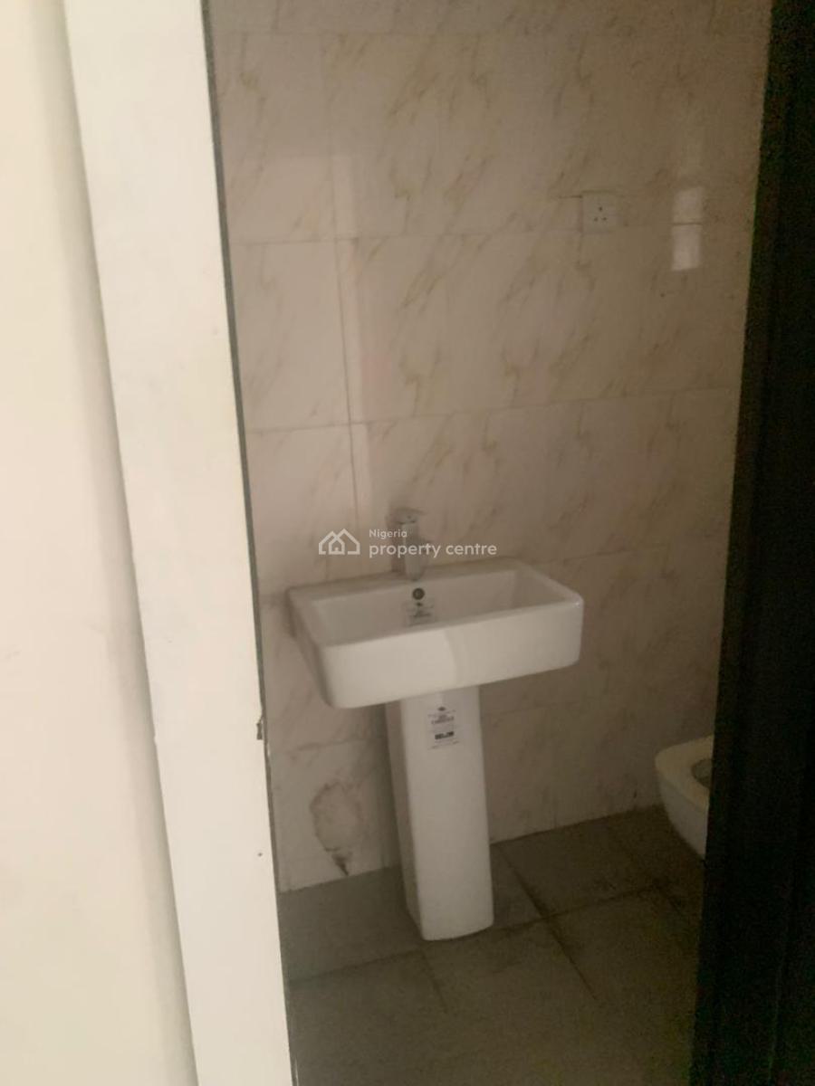 Neat 4 Bedroom Terrace with Bq, Osapa, Lekki, Lagos, Terraced Duplex for Rent