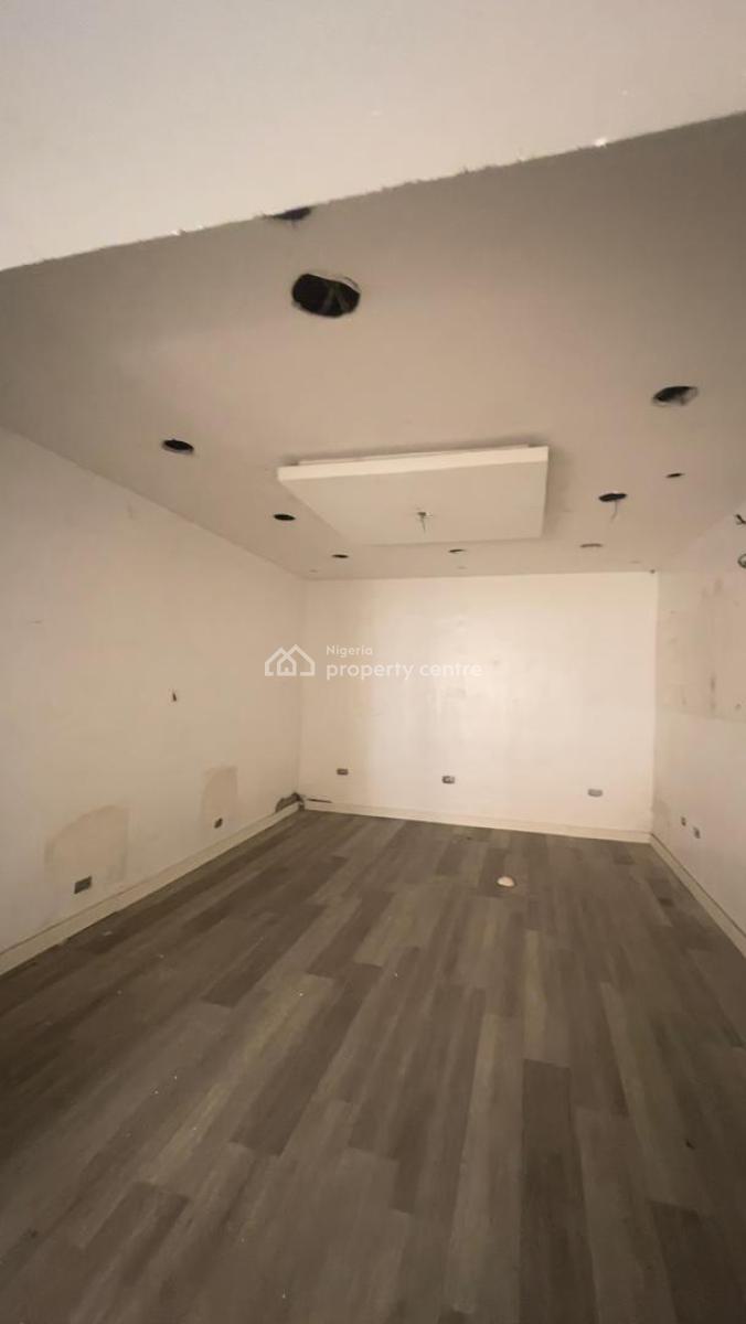 Spacious Upper-floor Commercial Space, Lekki Phase 1, Lekki, Lagos, Commercial Property for Rent