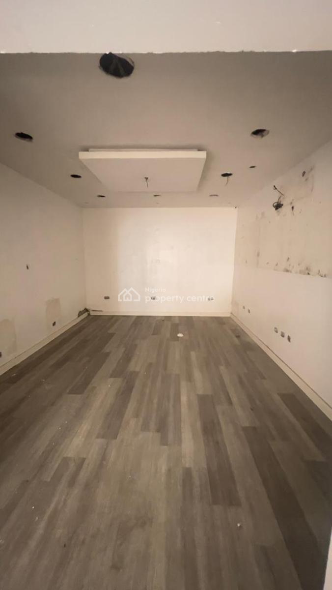 Spacious Upper-floor Commercial Space, Lekki Phase 1, Lekki, Lagos, Commercial Property for Rent