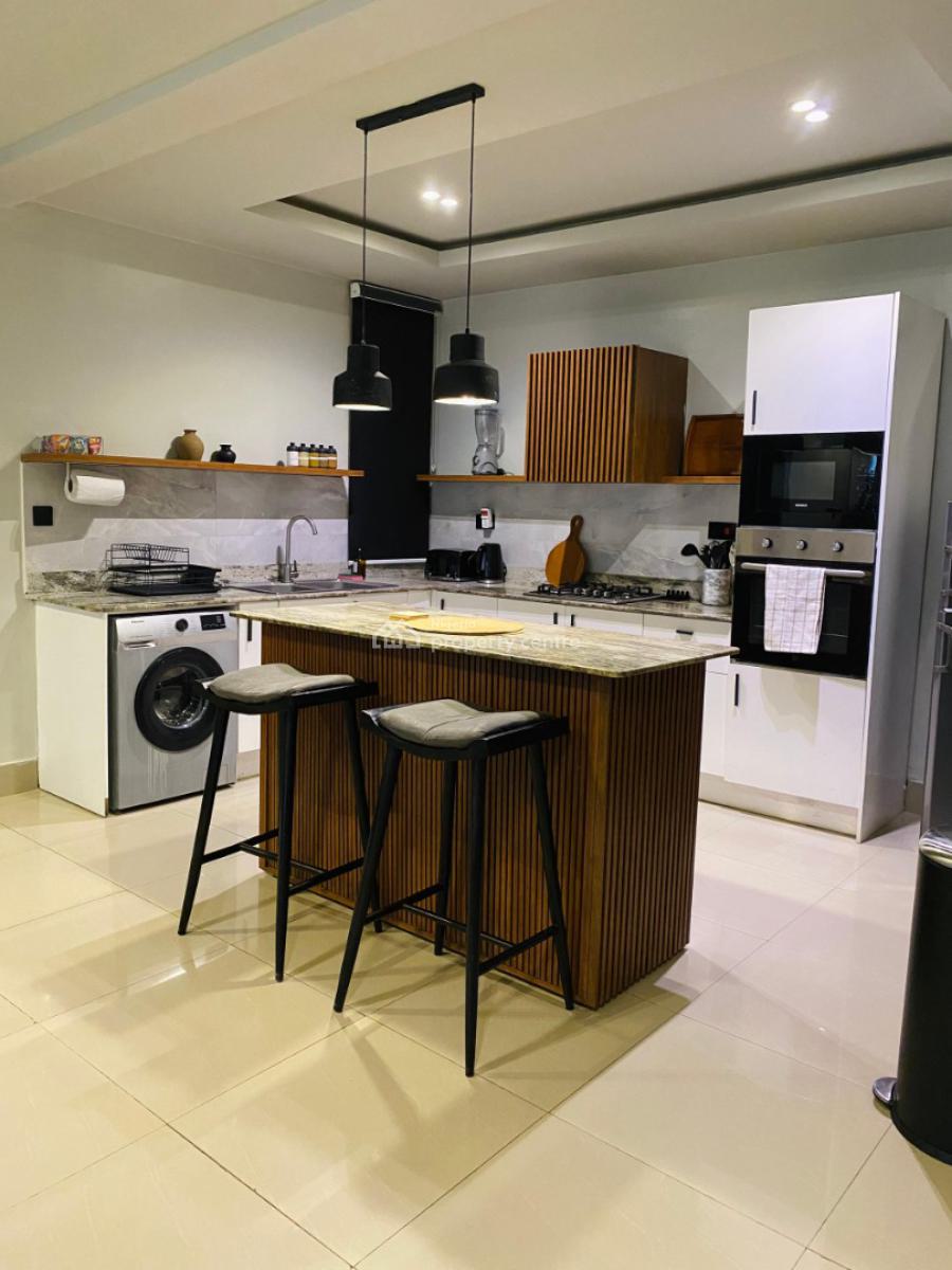 Spacious 2 Bedroom Flat, Admiralty Way, Lekki Phase One., Lekki, Lagos, Flat / Apartment Short Let