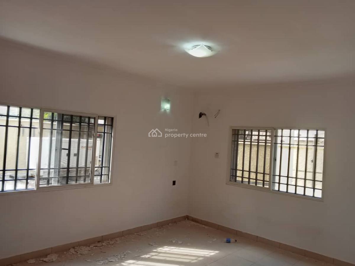 Well Renovated 3-bedroom Apartment with Bq, Lekki Phase 1, Lekki, Lagos, Flat / Apartment for Rent