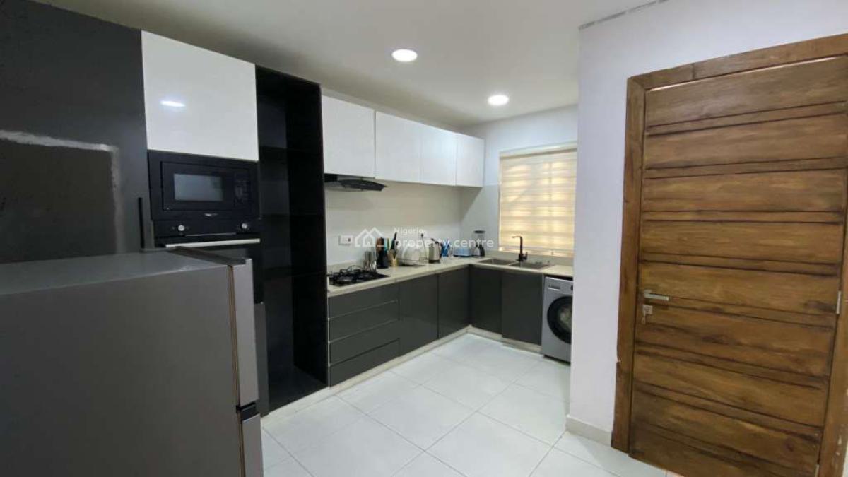 Newly Renovated 4 Bedroom Fully  Furnished Apartment, Lekki Phase 1, Lekki, Lagos, Flat / Apartment for Sale