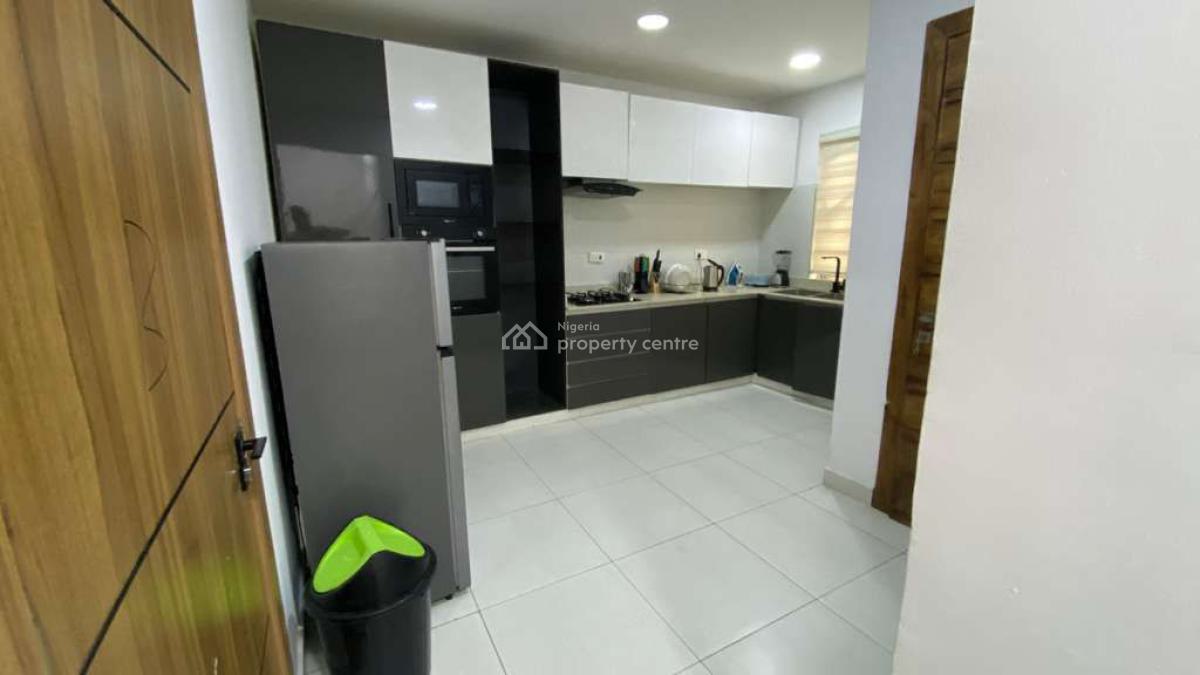 Newly Renovated 4 Bedroom Fully  Furnished Apartment, Lekki Phase 1, Lekki, Lagos, Flat / Apartment for Sale