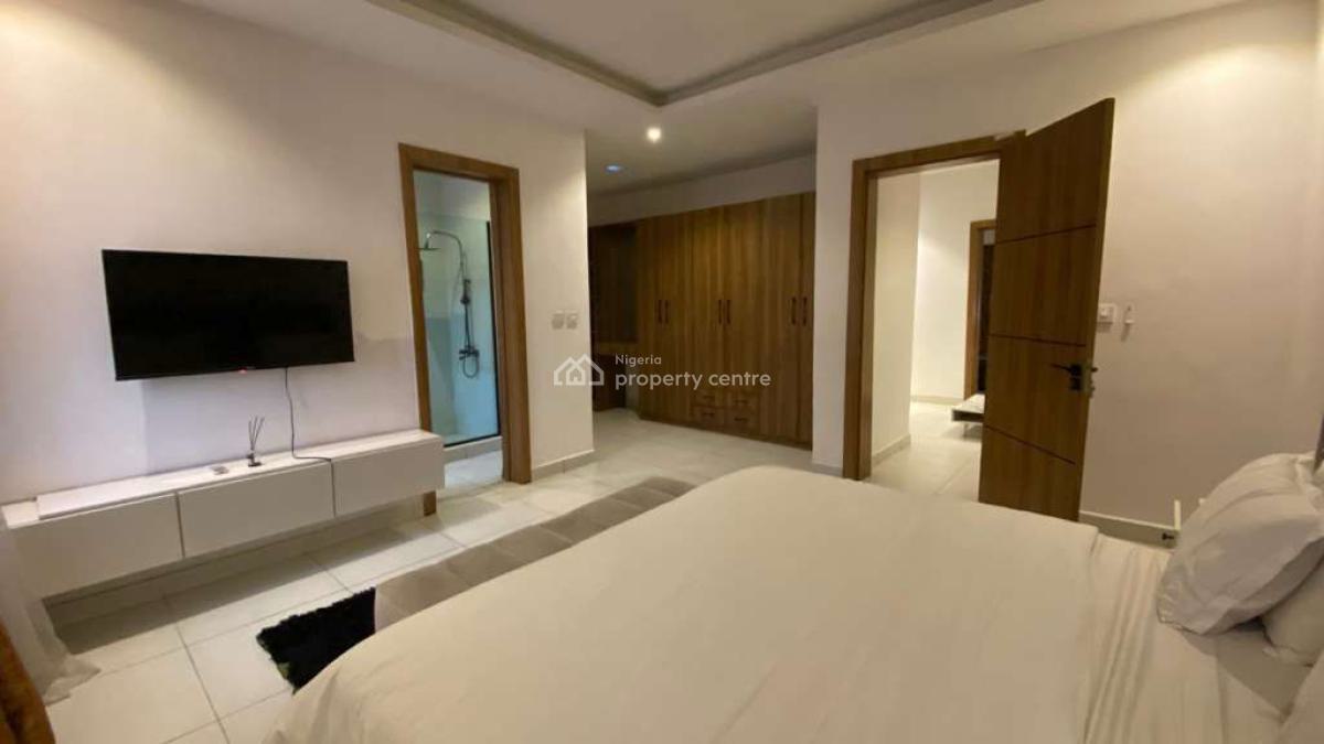 Newly Renovated 4 Bedroom Fully  Furnished Apartment, Lekki Phase 1, Lekki, Lagos, Flat / Apartment for Sale