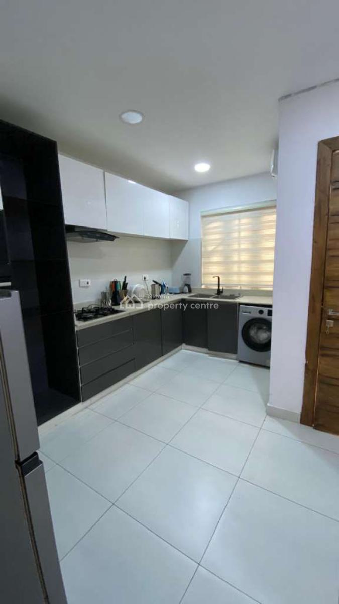 Newly Renovated 4 Bedroom Fully  Furnished Apartment, Lekki Phase 1, Lekki, Lagos, Flat / Apartment for Sale