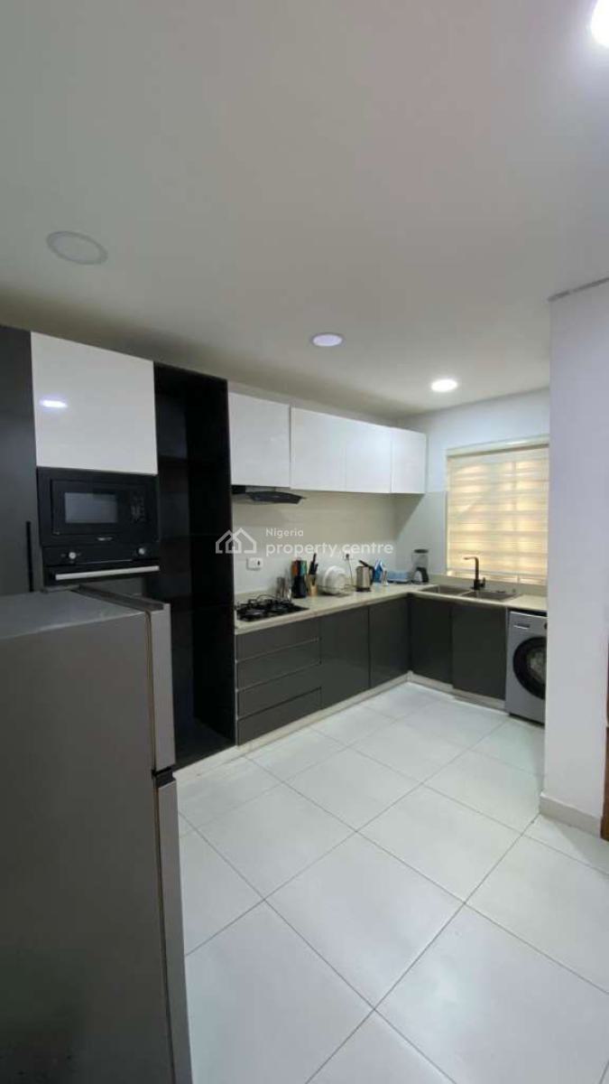 Newly Renovated 4 Bedroom Fully  Furnished Apartment, Lekki Phase 1, Lekki, Lagos, Flat / Apartment for Sale