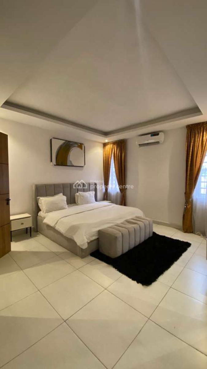 Newly Renovated 4 Bedroom Fully  Furnished Apartment, Lekki Phase 1, Lekki, Lagos, Flat / Apartment for Sale
