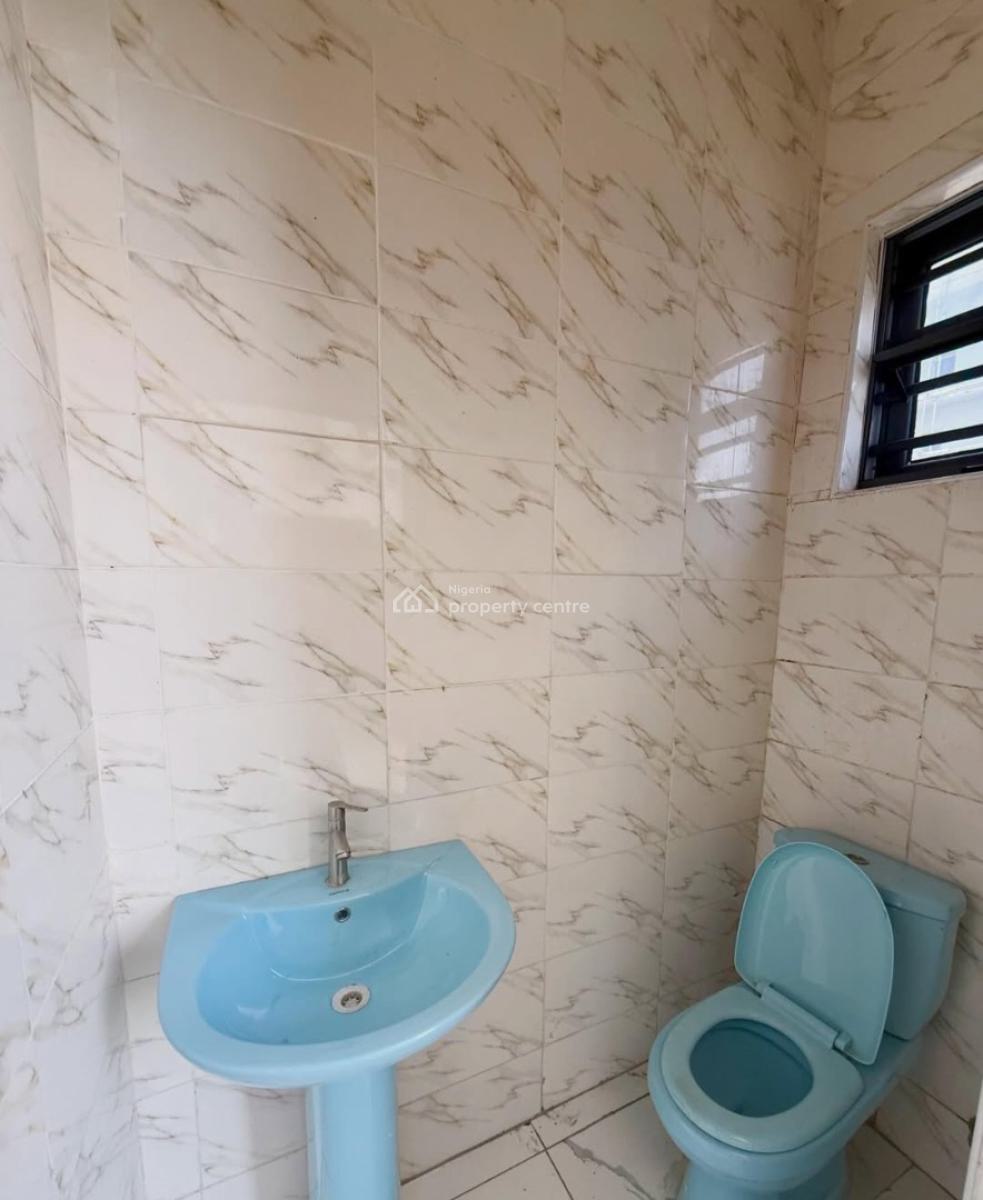 Serviced 2 Bedroom En-suite Flat with an Enclosed Fitted Kitchen, Cook, Ikate, Lekki, Lagos, Flat / Apartment for Rent