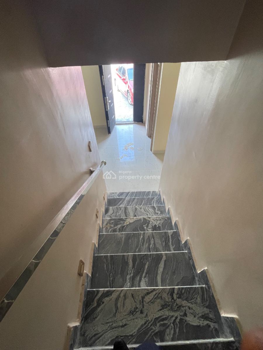 3 Bedroom Terrace Duplex with a Room Bq, Gwarimpa Estate,fct, Gwarinpa, Abuja, Semi-detached Duplex for Sale