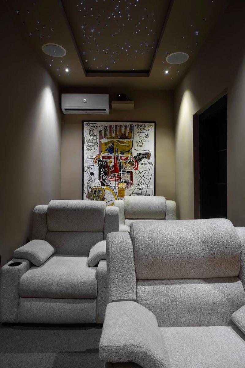 Exquisite 2 Bedroom Apartment, Freedom Way, Lekki Phase 1, Lekki, Lagos, Flat / Apartment Short Let