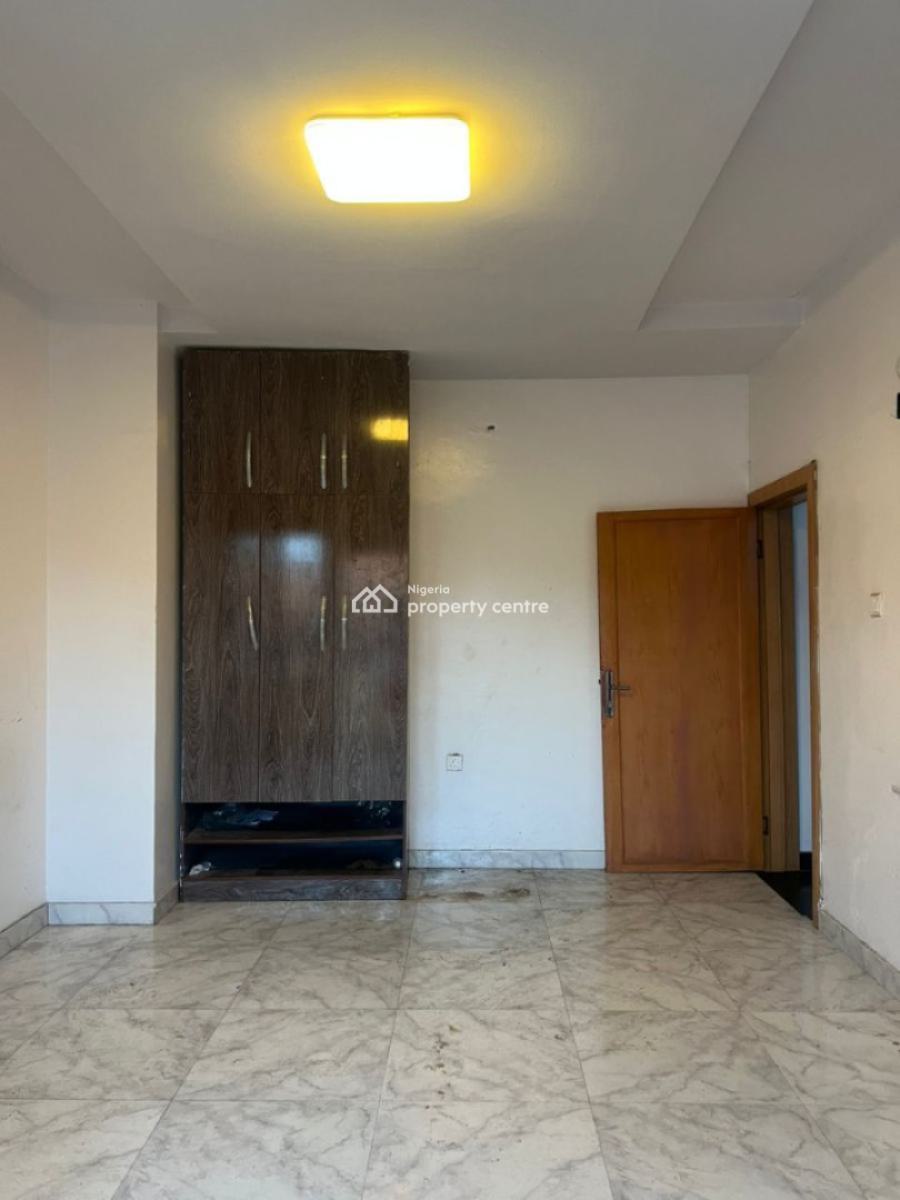 Single Room in a Shared Apartment, Lekki, Lagos, Flat / Apartment for Rent