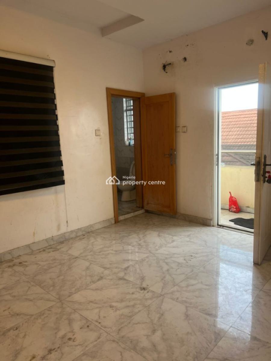 Single Room in a Shared Apartment, Lekki, Lagos, Flat / Apartment for Rent
