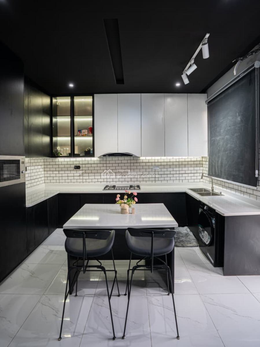 Exquisitely Furnished 2 Bedroom Apartment, Freedom Way, Lekki Phase 1, Lekki, Lagos, Flat / Apartment Short Let