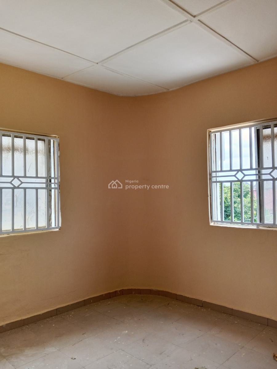 Clean 2 Bedroom, Aiyelegun Bucknor, Isolo, Lagos, Flat / Apartment for Rent