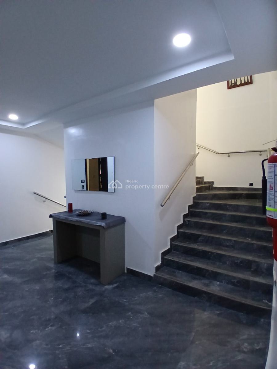 Serviced with 24/7 Power Supply 3 Bedroom En-suite Flat, Ikate Elegushi, Lekki, Lagos, Flat / Apartment for Rent
