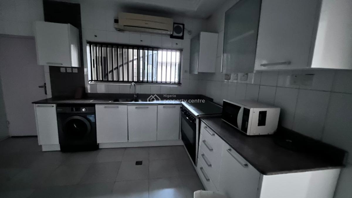 Luxury 3-bedroom Apartment with Bq., Lekki Phase 1, Lekki, Lagos, Flat / Apartment for Rent