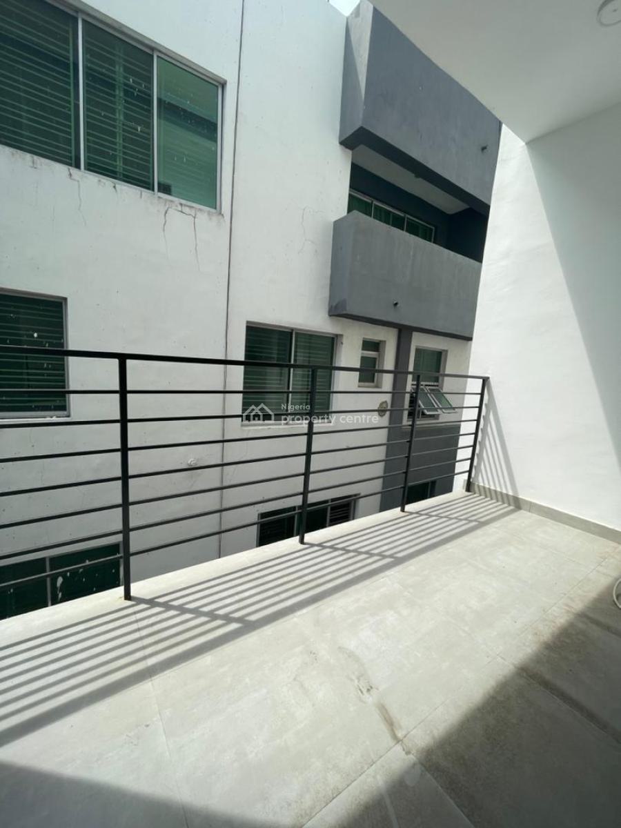 Serviced 3 Bedroom Flat with Elevator and Gym, Lekki Phase 1, Lekki, Lagos, Flat / Apartment for Rent