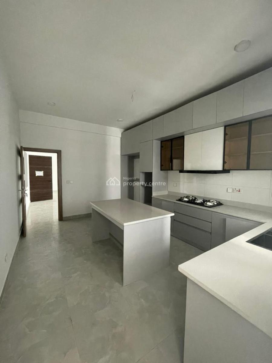 Serviced 3 Bedroom Flat with Elevator and Gym, Lekki Phase 1, Lekki, Lagos, Flat / Apartment for Rent