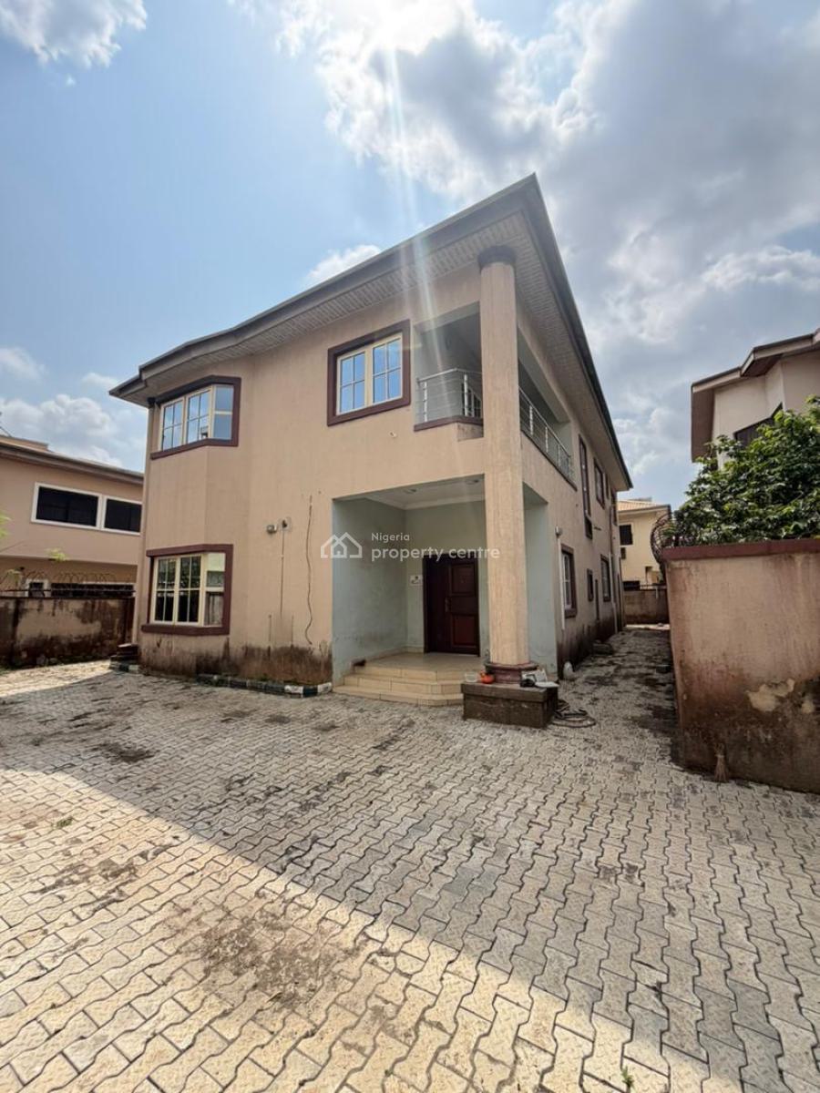 Distress 5 Bedroom Fully Detached with a Demolishable Structure, Gra Phase 2, Magodo, Lagos, Detached Duplex for Sale