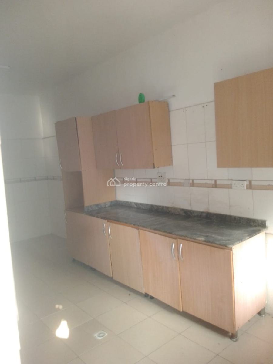 Well Maintained 4-bedroom Elevated Bungalow, Diamond Estate, Monastery Rd, Sangotedo, Ajah, Lagos, Detached Bungalow for Rent