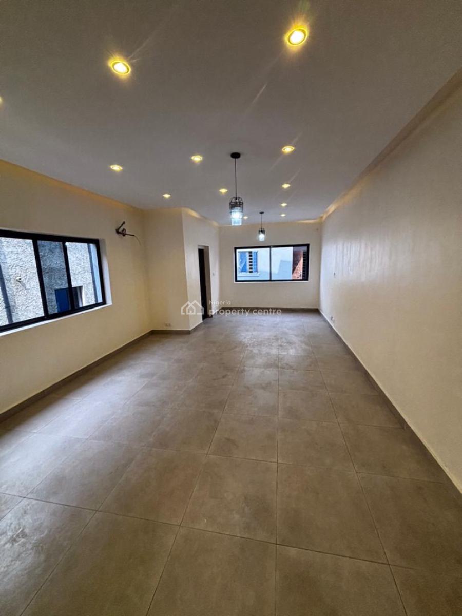 Exquisite 3 Bedroom Apartment with Bq, Yaba, Yaba, Lagos, Flat / Apartment for Sale