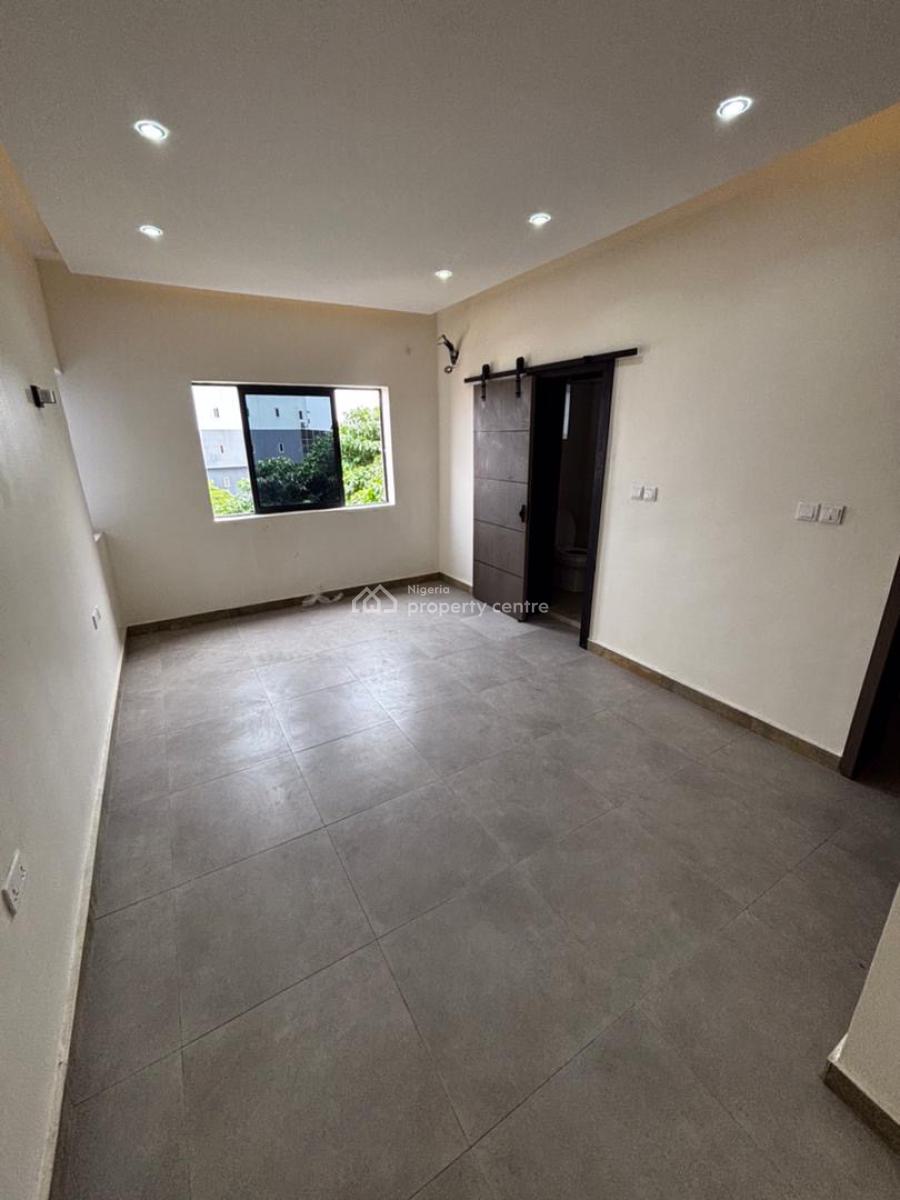 Exquisite 3 Bedroom Apartment with Bq, Yaba, Yaba, Lagos, Flat / Apartment for Sale