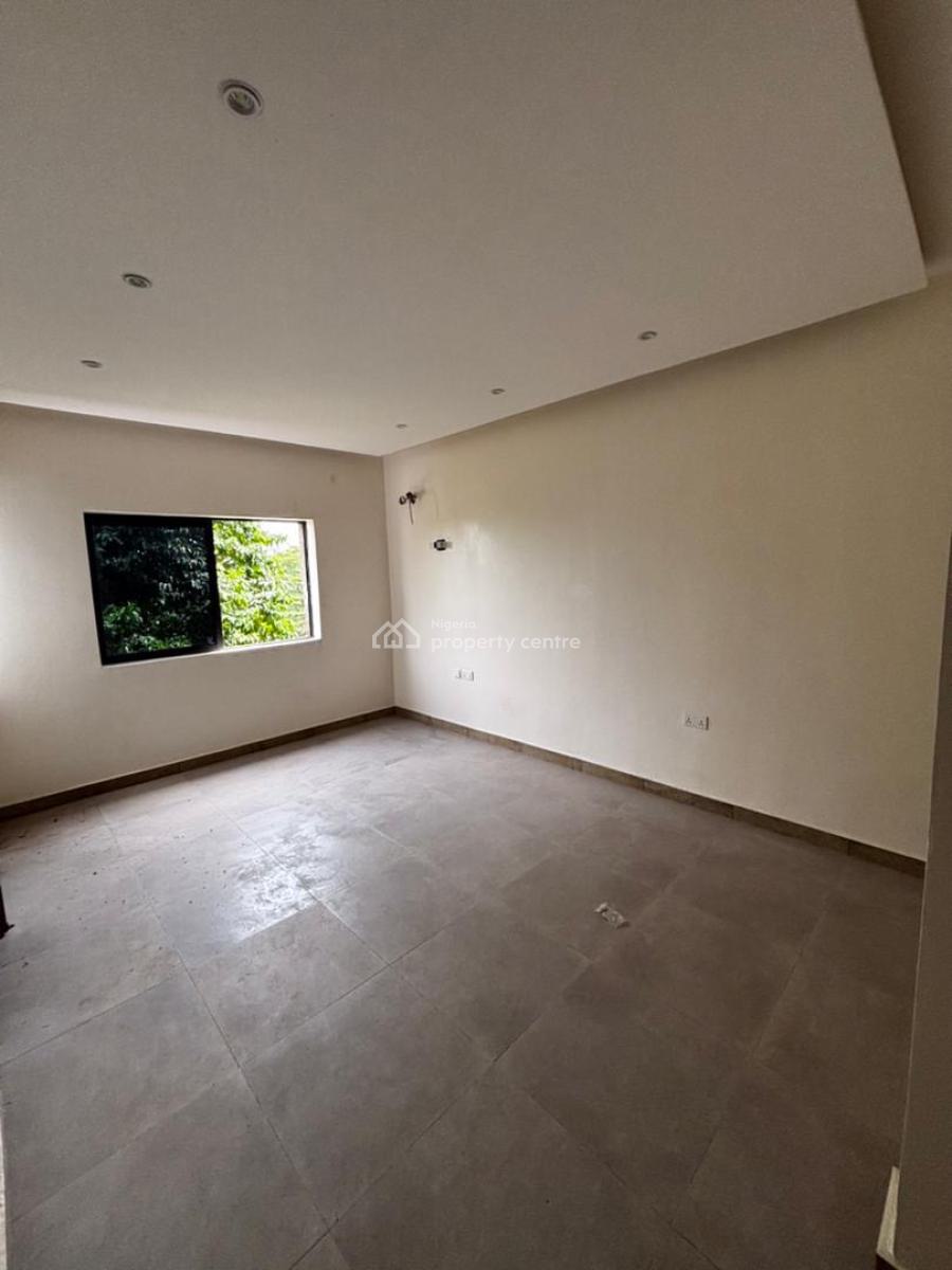 Exquisite 3 Bedroom Apartment with Bq, Yaba, Yaba, Lagos, Flat / Apartment for Sale