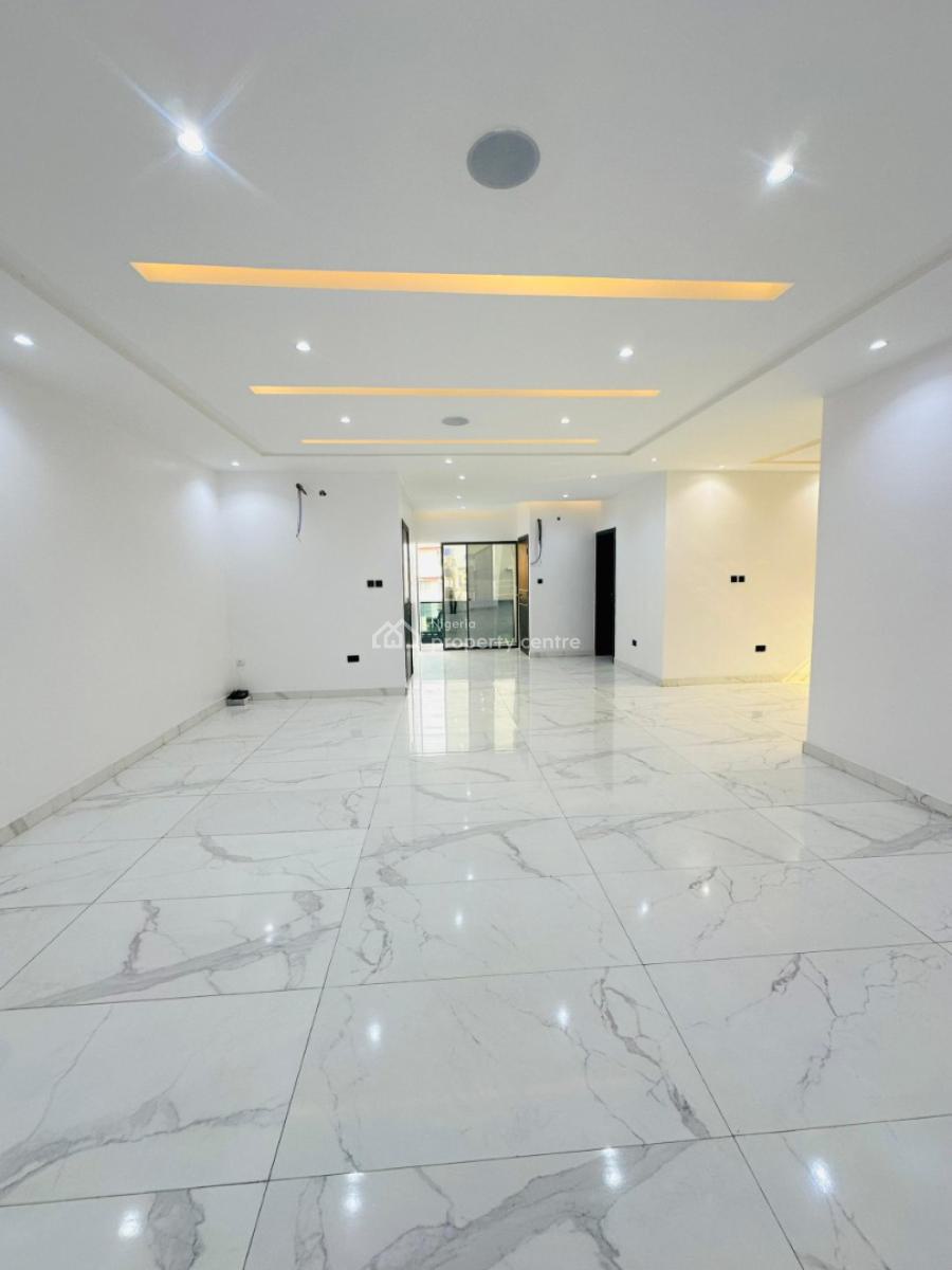 3bedroom Flat with Bq and Fitted Kitchen, Lekki Phase 1, Lekki, Lagos, Flat / Apartment for Rent