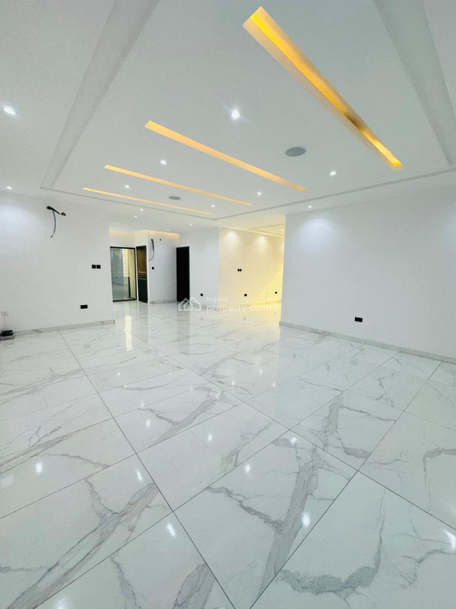 3bedroom Flat with Bq and Fitted Kitchen, Lekki Phase 1, Lekki, Lagos, Flat / Apartment for Rent