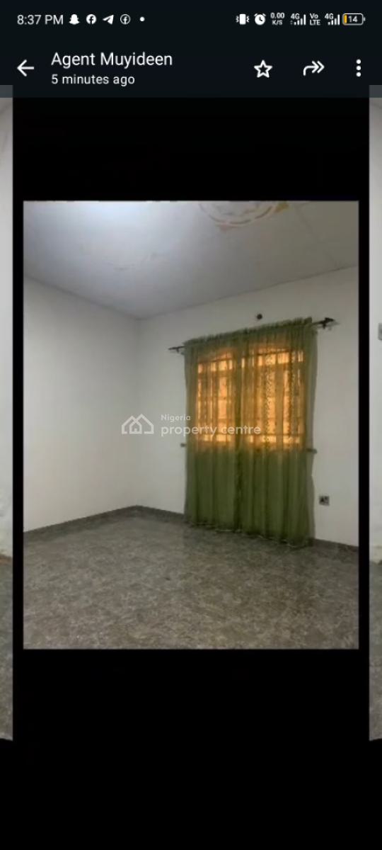 Quick Letting*  * Off Olatilewa Street, Via Ogunlana Drive, Surulere, Lagos, Flat / Apartment for Rent